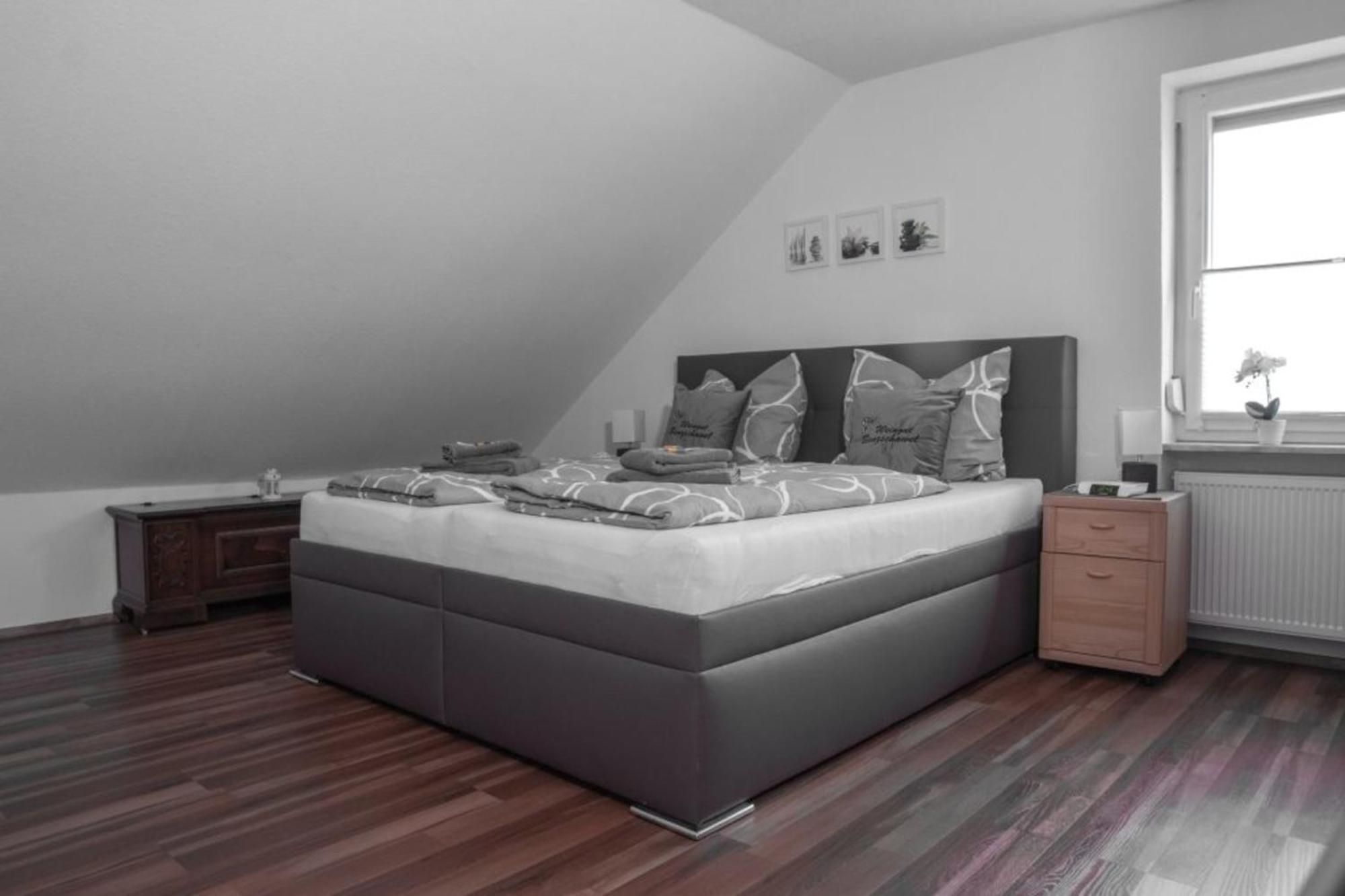 Ferienwohnung Grauschiefer Irsch Екстериор снимка