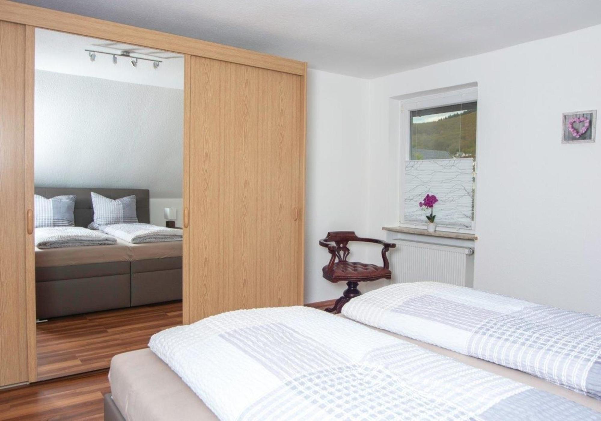 Ferienwohnung Grauschiefer Irsch Екстериор снимка